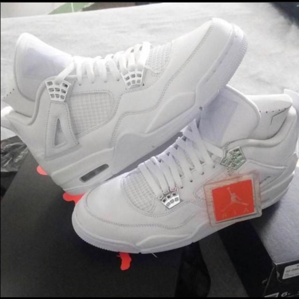 Retro Jordan’s 4 Pure Money